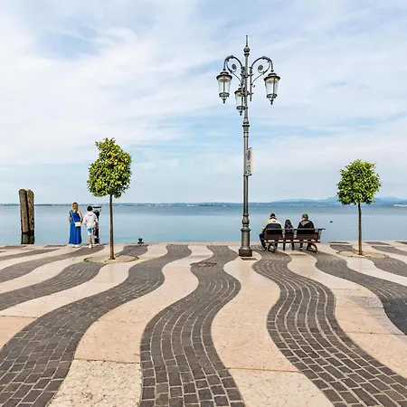 Bluemoon Luminoso Con Piscina Lazise