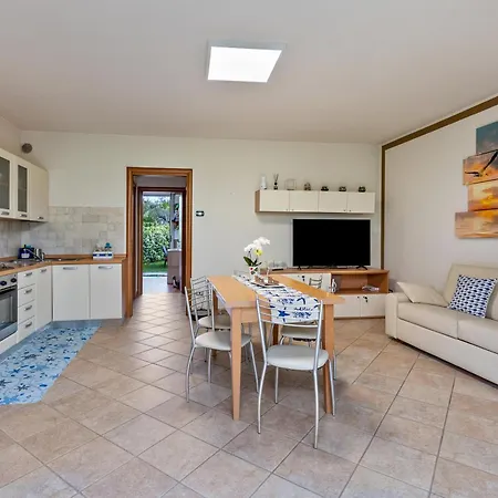 Bluemoon Luminoso Con Piscina דירה