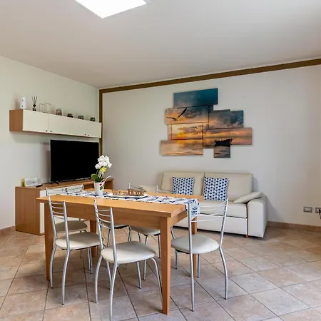 Appartamento Bluemoon Luminoso Con Piscina *